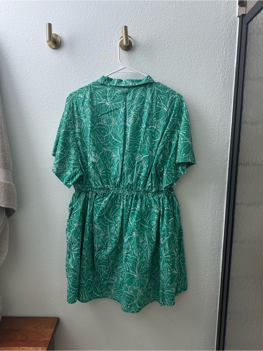 Green Floral Print Short Dress - Picture 4 of 4